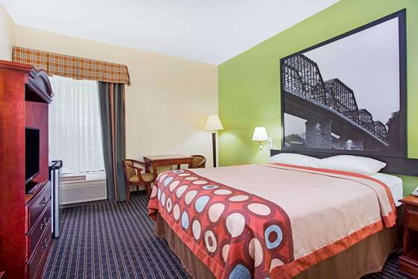  - Super 8 Hotel Chattanooga - I-75, Exit 5