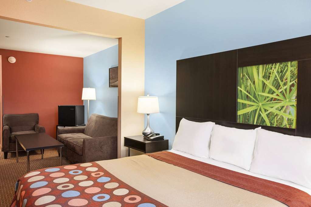 SUPER 8 PENNSVILLE-guestroom-Guest Room,Suite,On-Site.jpg