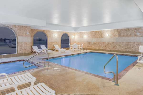 Pool - Baymont Inn & Suites Wheeler