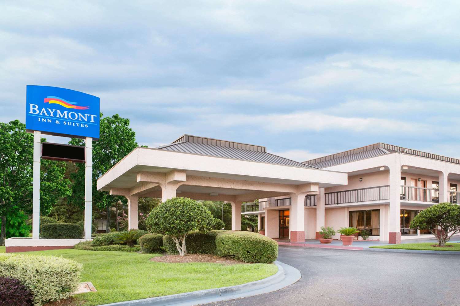 Baymont Inn & Suites Mobile, AL See Discounts