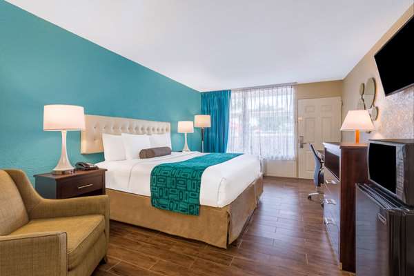  - Howard Johnson Inn Lakeland - I-4, Exit 32