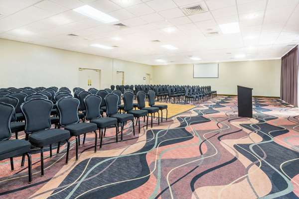  - Howard Johnson Inn Lakeland - I-4, Exit 32