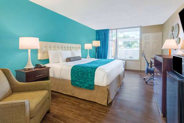  - Howard Johnson Inn Lakeland - I-4, Exit 32
