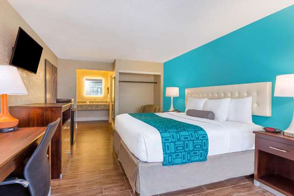  - Howard Johnson Inn Lakeland - I-4, Exit 32