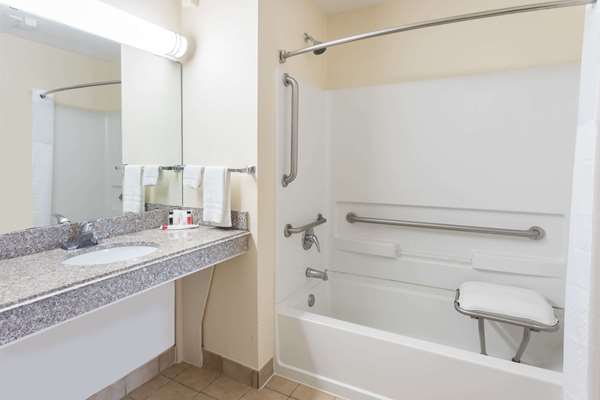  - Super 8 Motel Southeast Baton Rouge - I-10, Exit 163