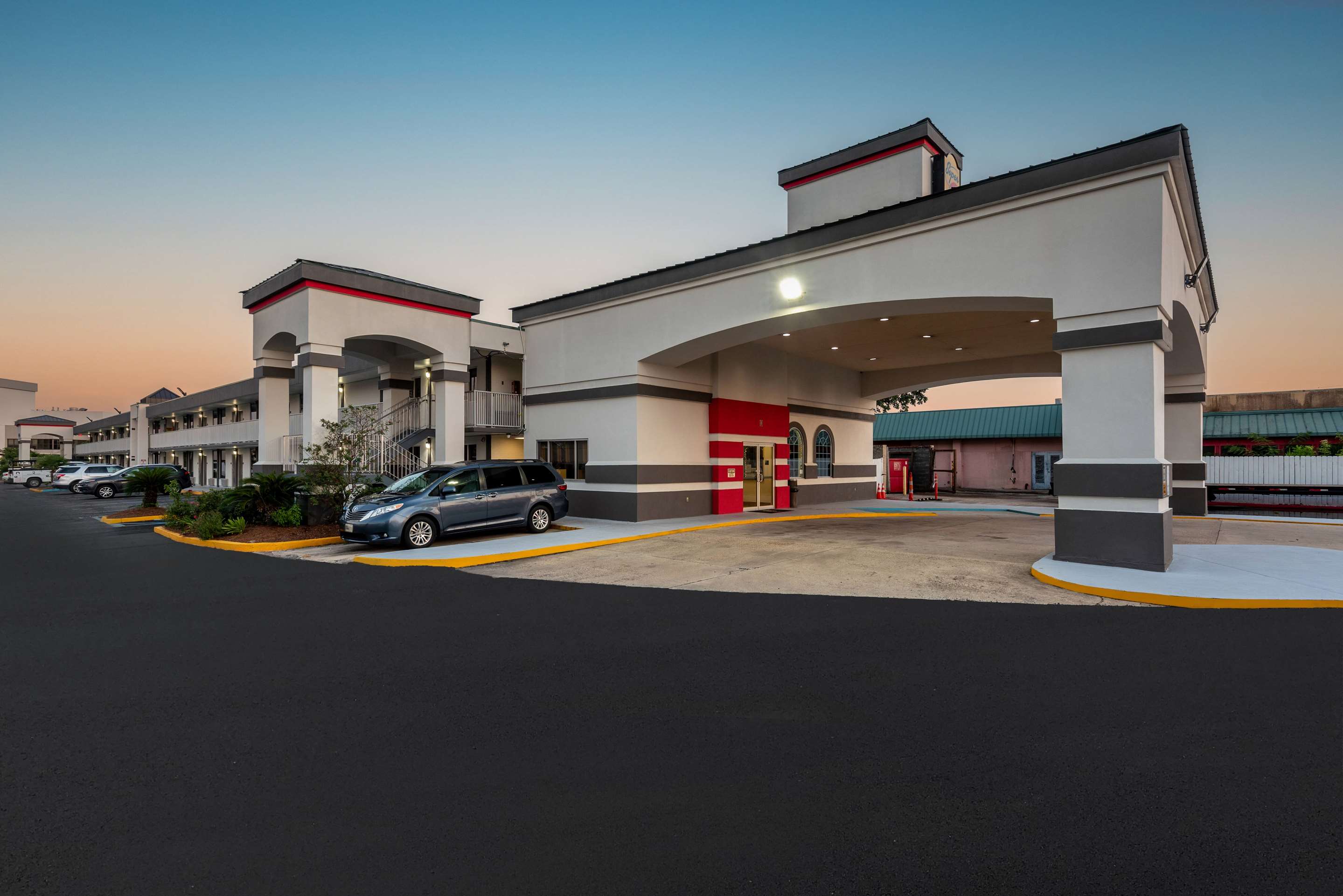 Exterior | Super 8 by Wyndham Baton Rouge/I-10