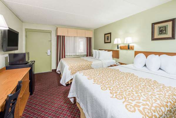  - Days Inn & Suites Springfield - I-44, Exit 80