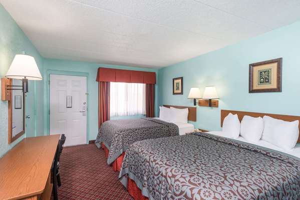 - Days Inn & Suites Springfield - I-44, Exit 80