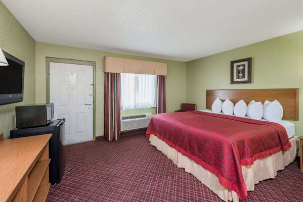  - Days Inn & Suites Springfield - I-44, Exit 80