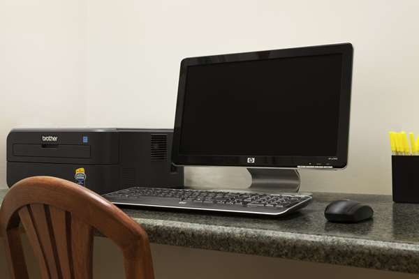 Conference Area - Days Inn & Suites Cedar Rapids