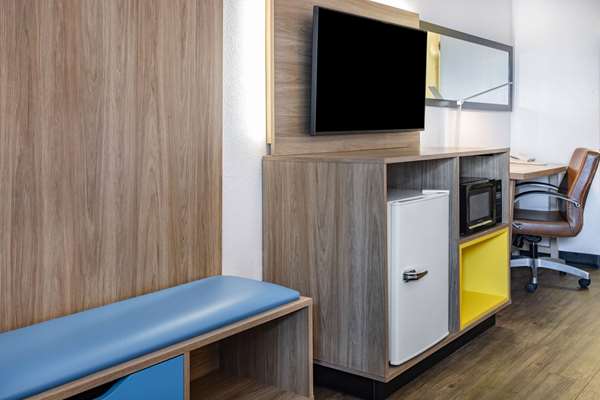  - Days Inn Raleigh Crabtree