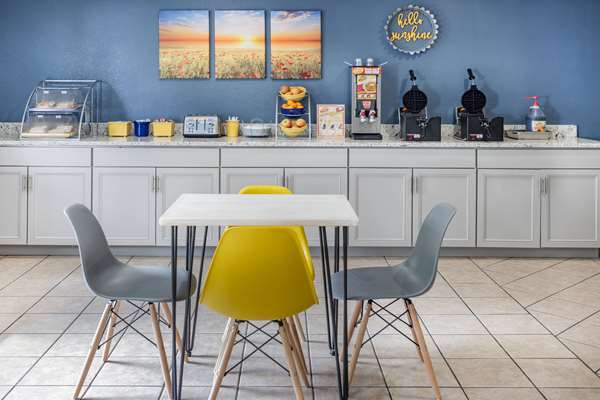  - Days Inn Raleigh Crabtree