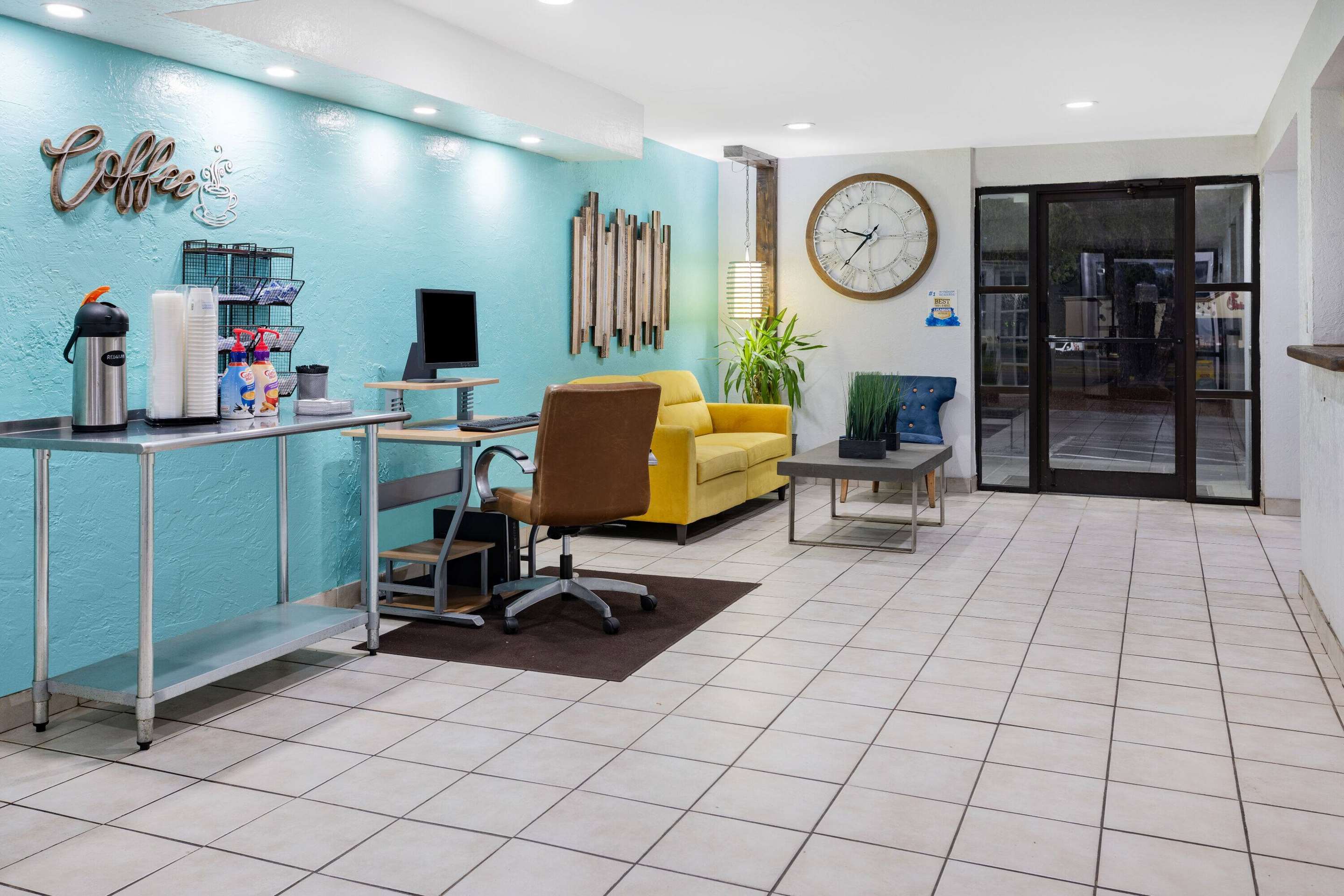 Lobby | Days Inn by Wyndham Raleigh Glenwood-Crabtree