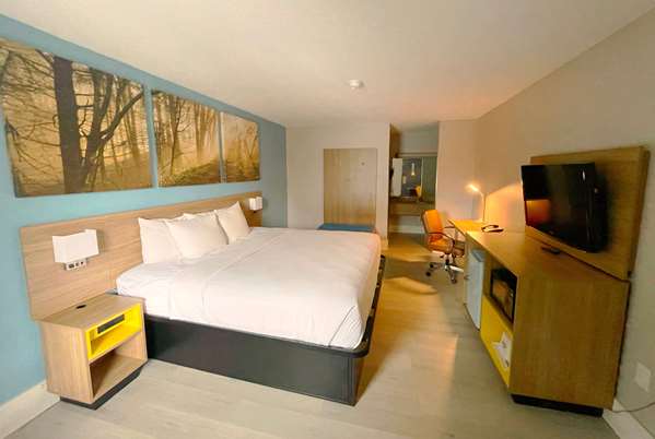  - Days Inn Raleigh Crabtree