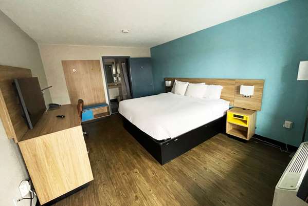  - Days Inn Raleigh Crabtree