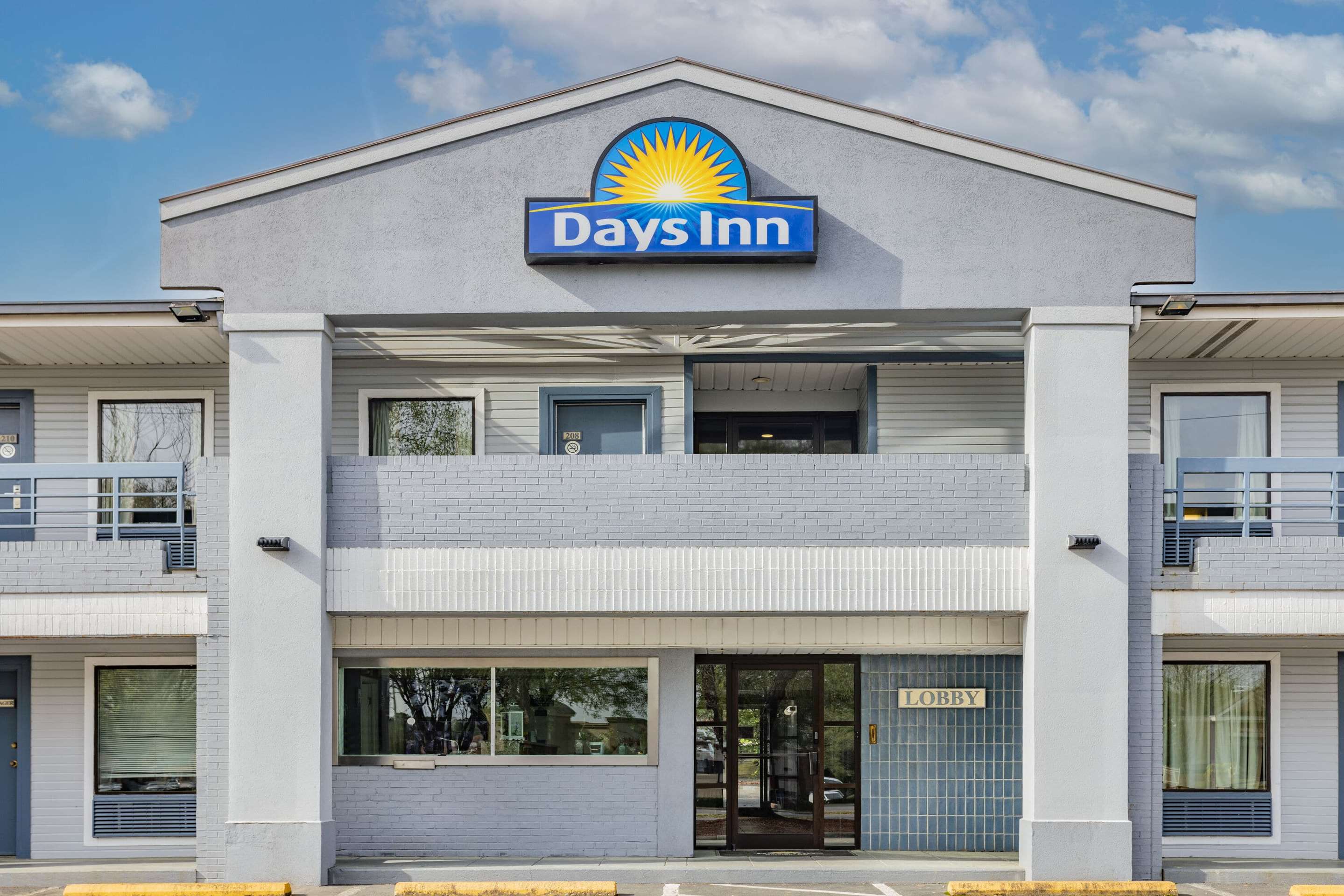 Exterior | Days Inn by Wyndham Raleigh Glenwood-Crabtree