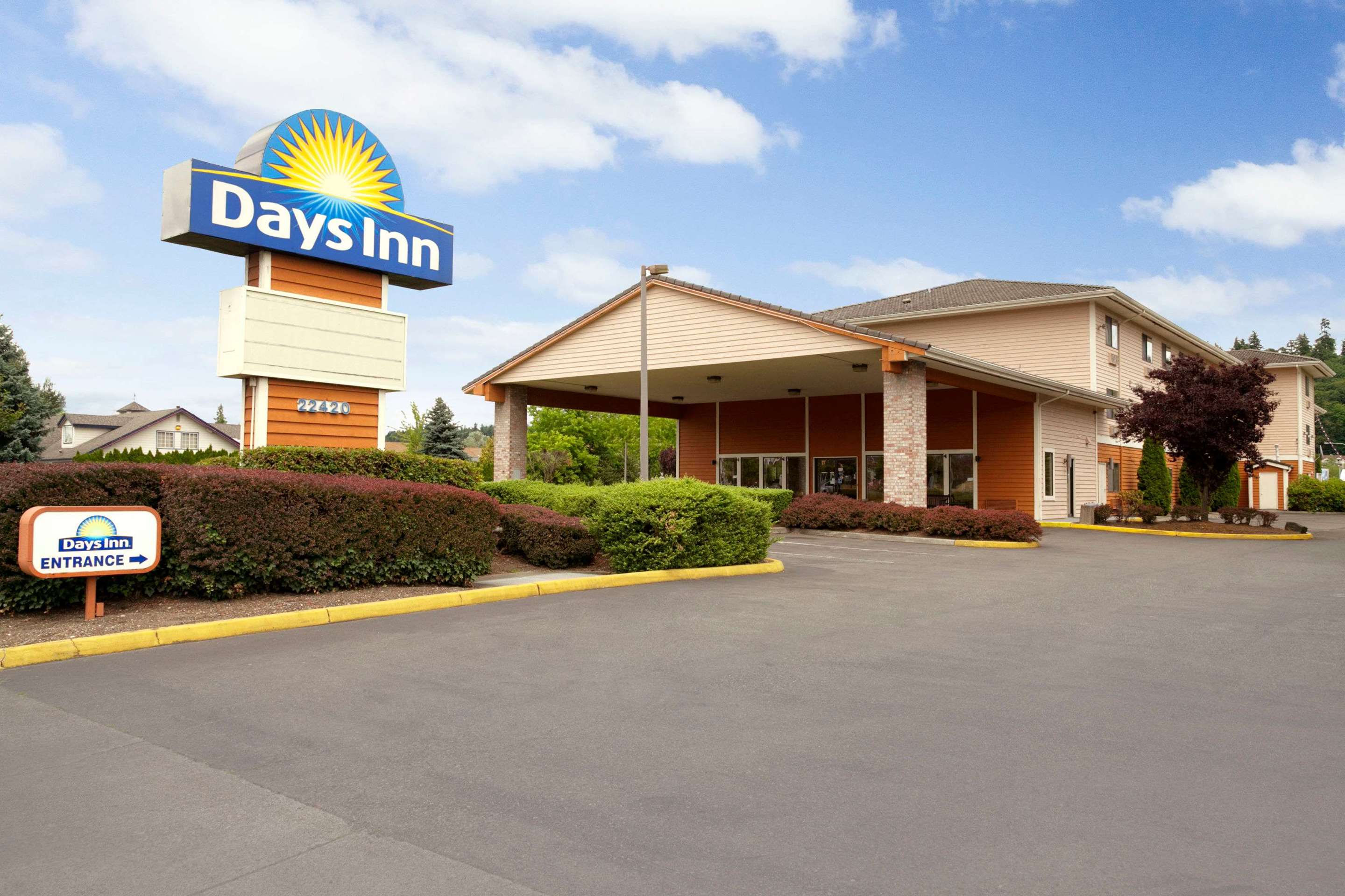 Exterior | Days Inn by Wyndham Kent 84th Ave