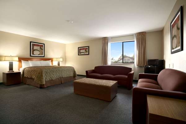 Suite - Days Inn 84th Avenue Kent