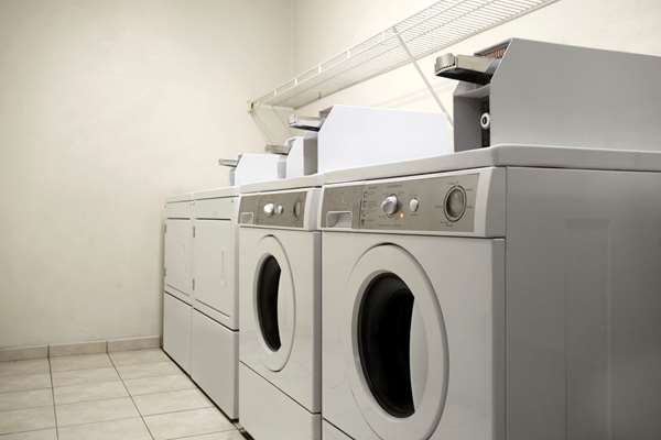 Amenities - Days Inn 84th Avenue Kent