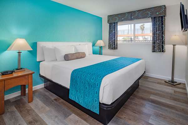 Suite - Howard Johnson Inn & Suites Chula Vista - I-5, Exit 8B
