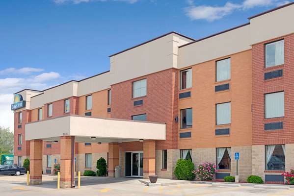 Exterior view - Days Inn Downtown St Louis - I-70, Exits 248B & 248C