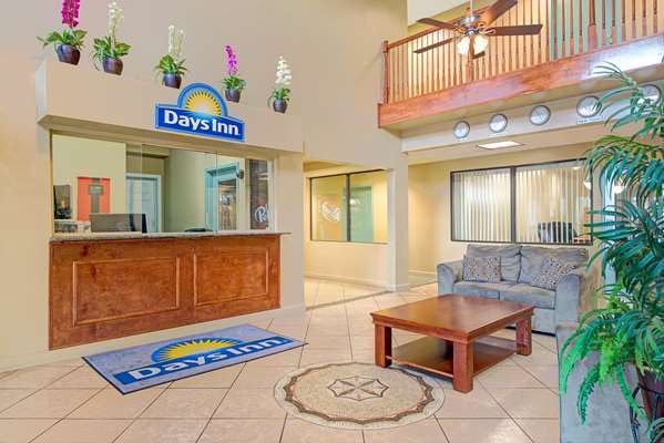 - Days Inn Downtown St Louis - I-70, Exits 248B & 248C