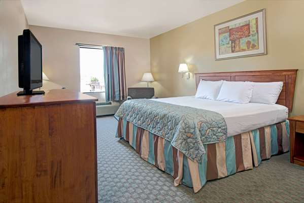  - Days Inn Downtown St Louis - I-70, Exits 248B & 248C