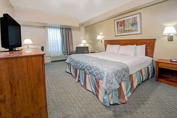  - Days Inn Downtown St Louis - I-70, Exits 248B & 248C