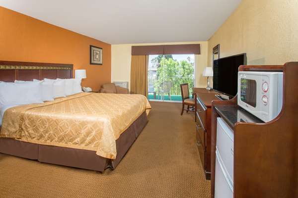  - Days Inn Palm Springs