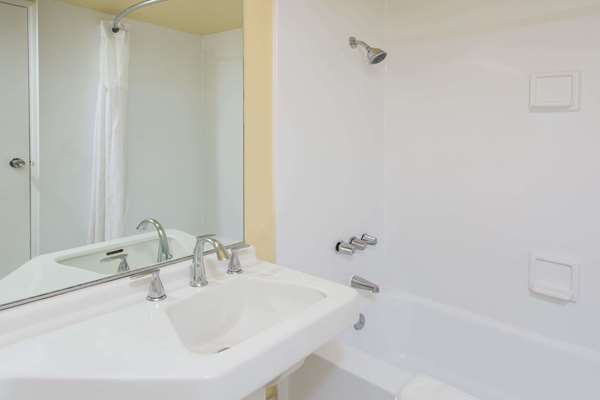  - Days Inn Palm Springs