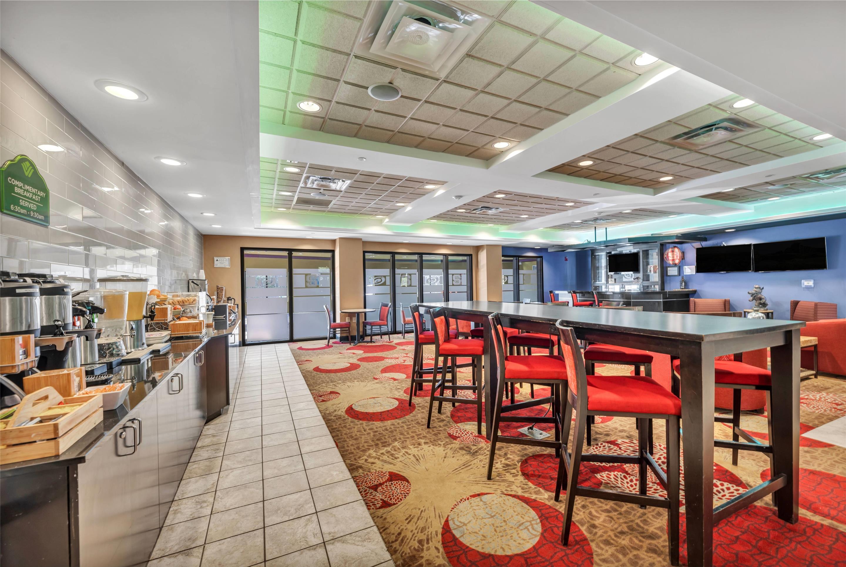 Breakfast Area | Wingate by Wyndham State Arena Raleigh/Cary