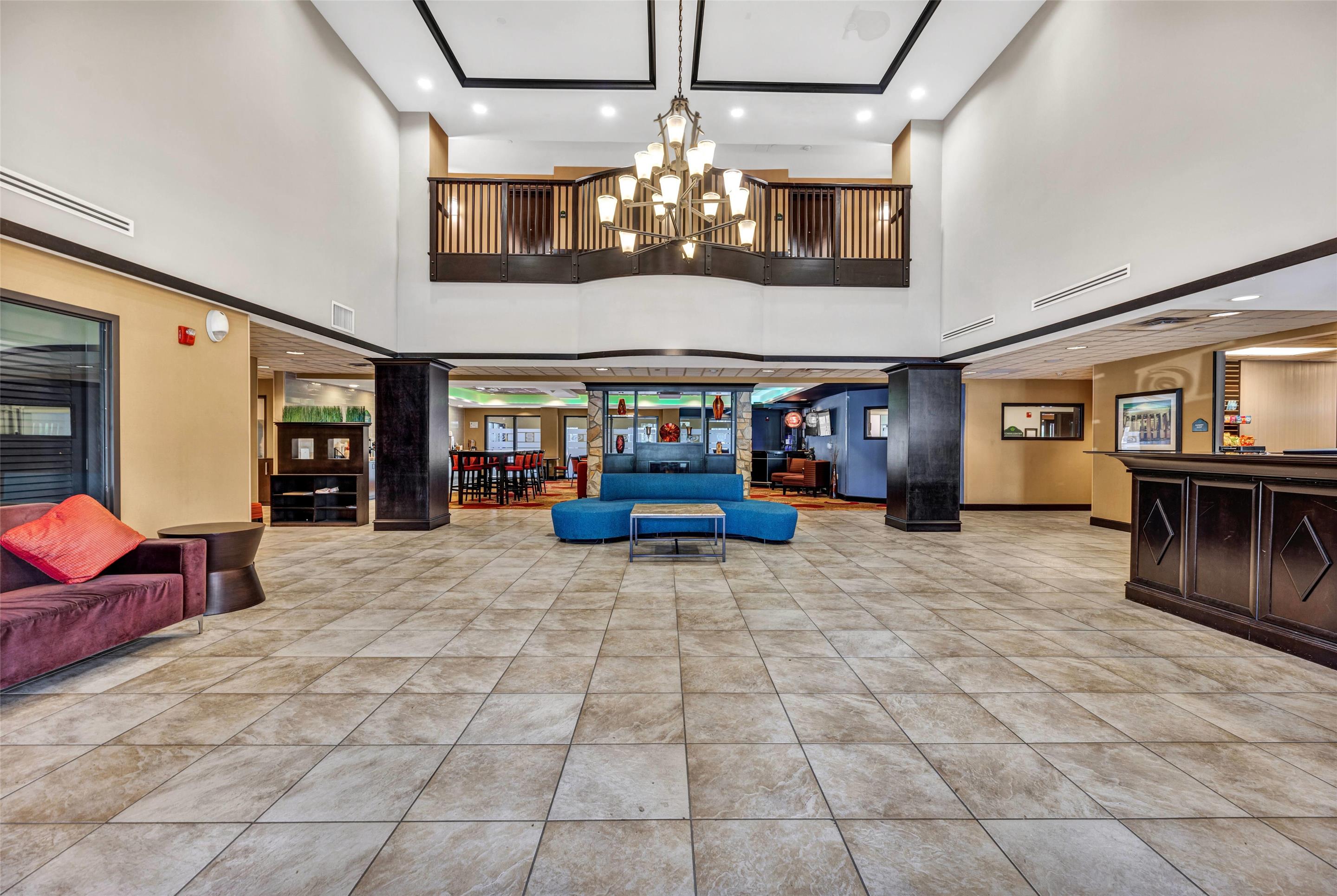 Lobby | Wingate by Wyndham State Arena Raleigh/Cary