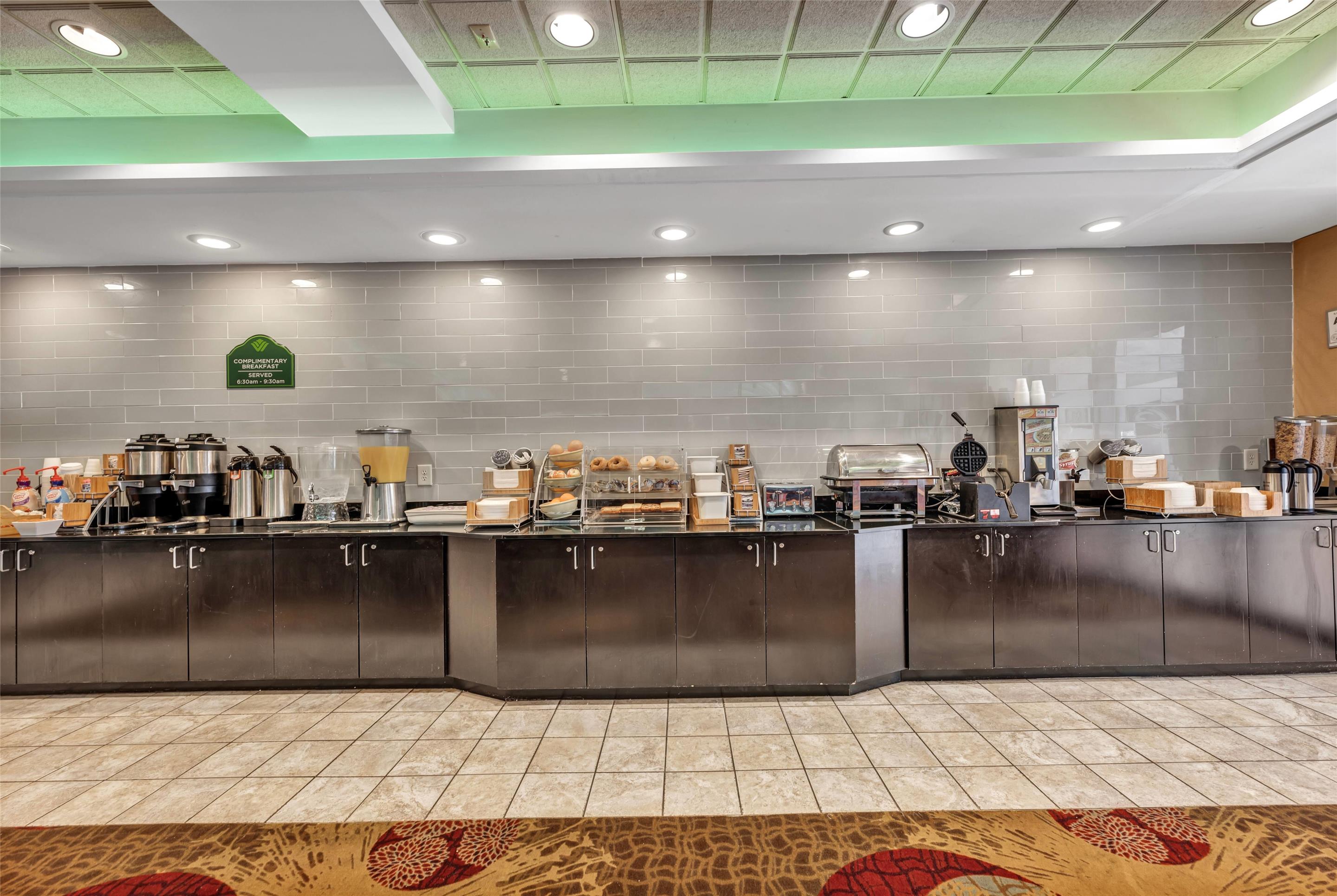 Breakfast Area | Wingate by Wyndham State Arena Raleigh/Cary