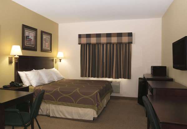  - Super 8 Motel Rosenberg