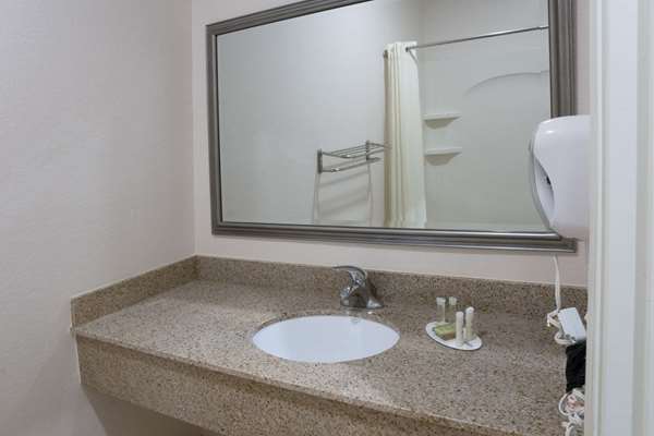  - Super 8 Motel Rosenberg