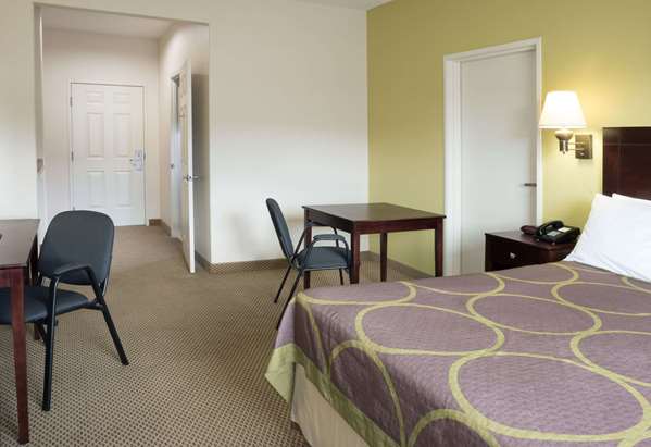 Suite - Super 8 Motel Rosenberg