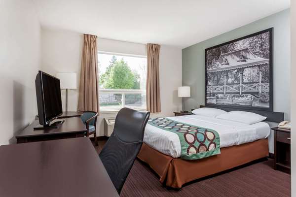 Suite - Super 8 Hotel Peterborough