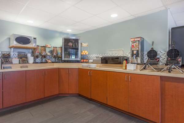  - Super 8 Hotel Peterborough