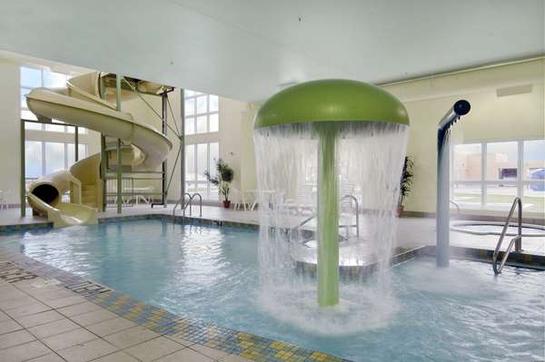 Pool - Super 8 Hotel St Jerome