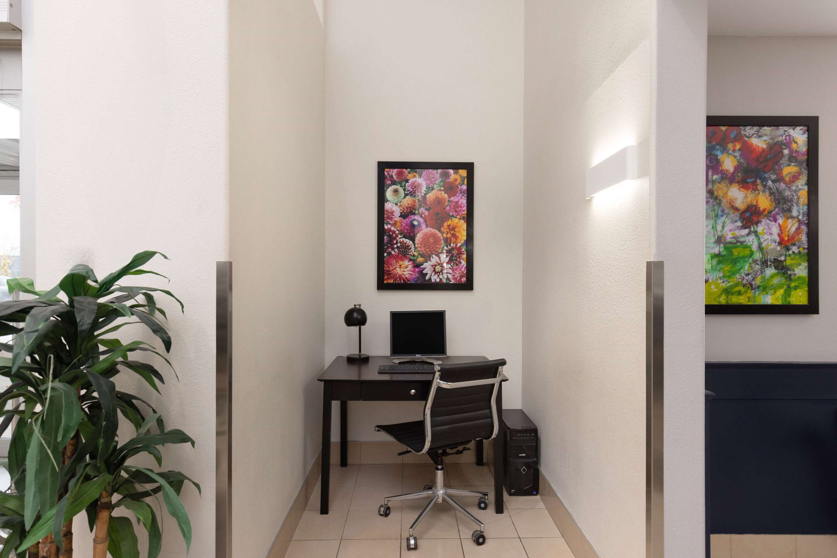 Business Center | Super 8 by Wyndham St-Jerome