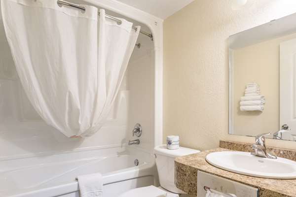  - Knights Inn Orillia