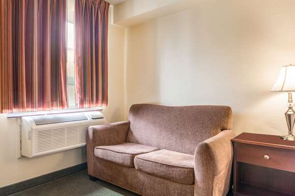  - Knights Inn Orillia