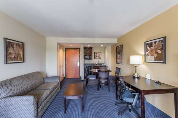 Suite - Wingate by Wyndham Hotel Houma
