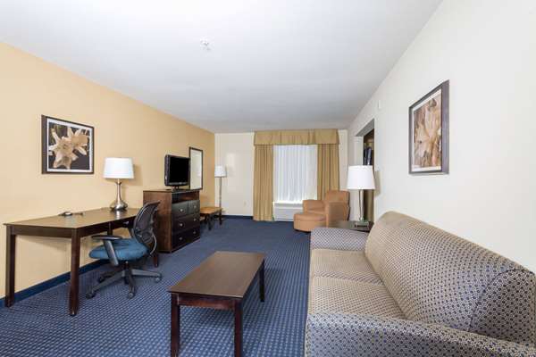 Suite - Wingate by Wyndham Hotel Houma
