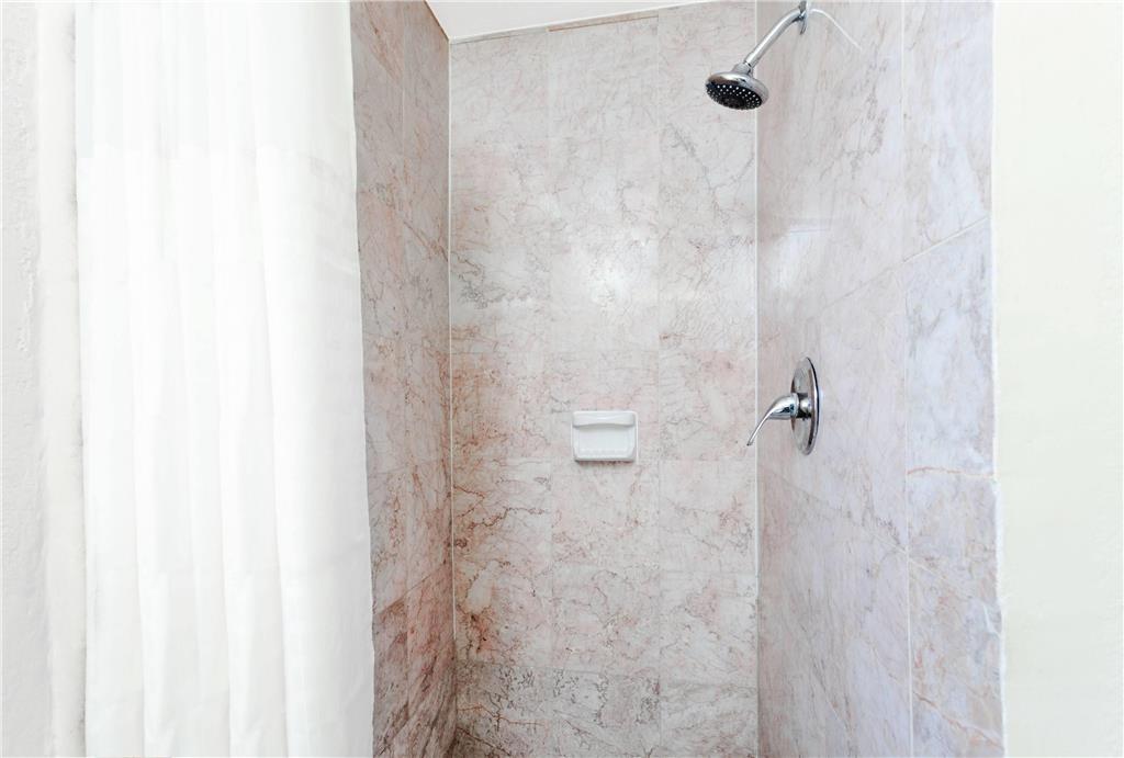 TRAVELODGE BY WYNDHAM EL CAJON-guestroom-Guest Room,Bathroom,On-Site.jpg