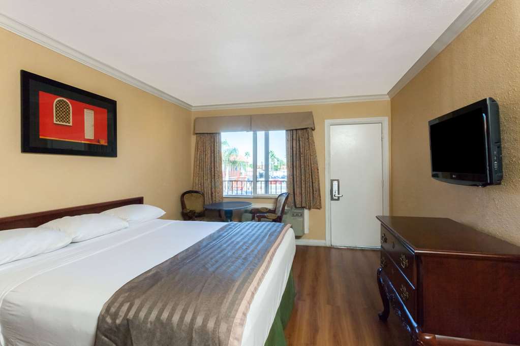 Om Park Inn and Suites El Cajon near San Diego - Tap to explore photos