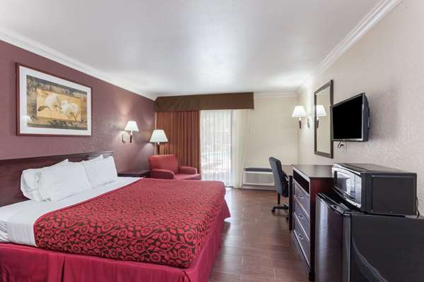 - Days Inn San Bernardino Redlands