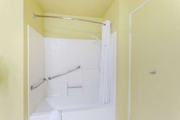  - Days Inn San Bernardino Redlands