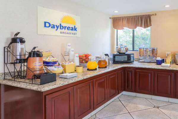  - Days Inn San Bernardino Redlands
