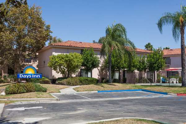 Exterior view - Days Inn San Bernardino Redlands